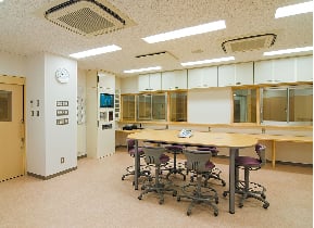 スタッフステーション内